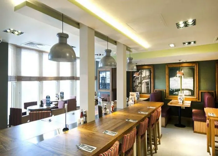 Отель Premier Princes Street Эдинбург