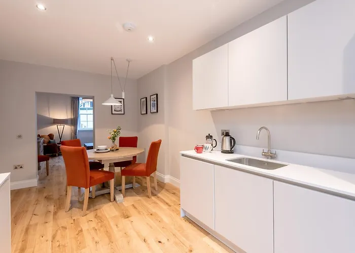 Luxury Apartment, Stafford Street *
