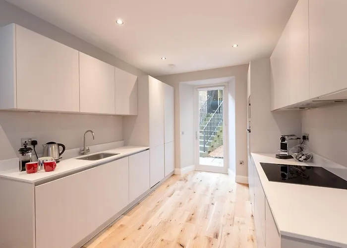 Luxury Apartment, Stafford Street