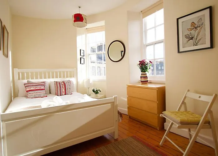 Joivy Bright Flat With Workspace In New Town Appartement *