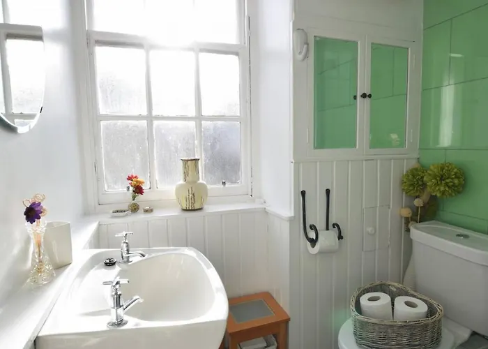 Joivy Bright Flat With Workspace In New Town *