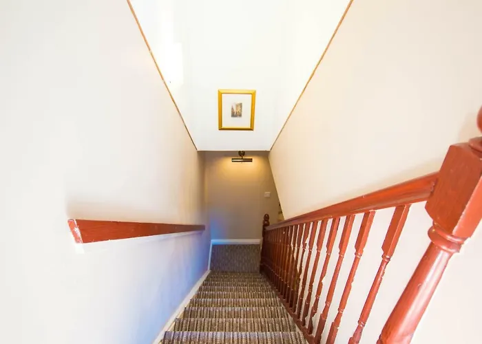 Montgomery - Crighton *