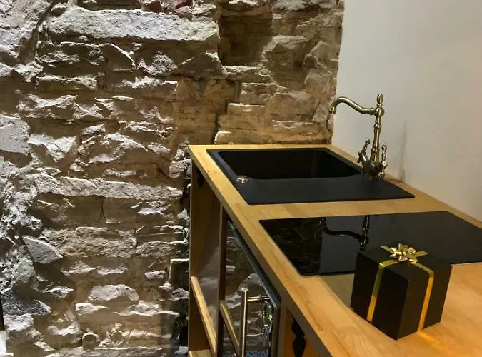 Royal Mile By The Castle Hotel apartamentowy Edynburg