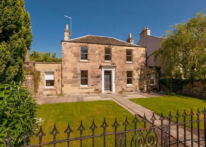 Holiday home The Lochside House *