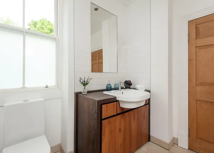 Holiday home The Lochside House *