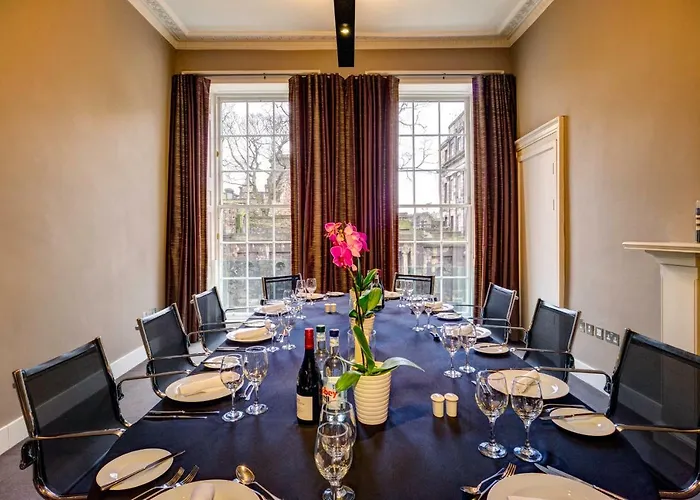 Apex Waterloo Place 4* Edynburg