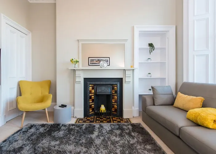 The Polwarth דירה