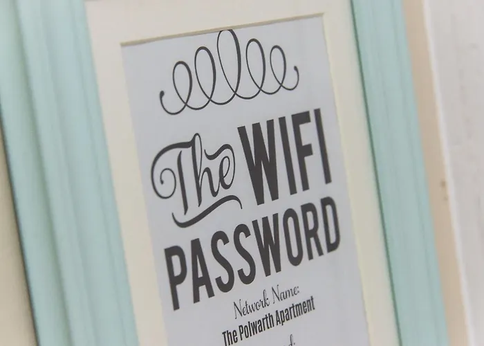 The Polwarth דירה