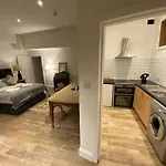 מלון דירות Queen Street Boutique