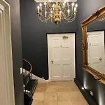 Queen Street Boutique מלון דירות 5*
