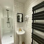 Queen Street Boutique מלון דירות 5*
