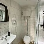 Queen Street Boutique מלון דירות 5*