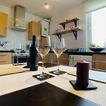 Maria- Bright And Modern Center . Апартаменты *