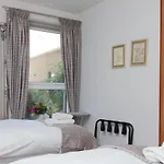 Apartment Holyrood - Luxury With Parking