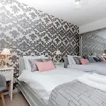 Apartment Holyrood - Luxury With Parking
