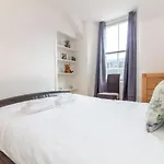 Bright And Cosy Flat At The Heart Of The Old Town - Pass The Keys