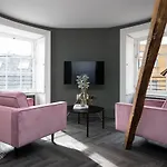 29 Queen Street Aparthotel 4*