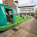 - Houseboats بوتيل