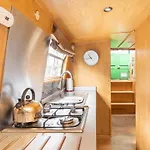 - Houseboats إدنبرة