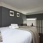 29 Queen Street 4*