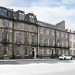 29 Queen Street Aparthotel 4*