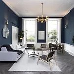 29 Queen Street Aparthotel 4*