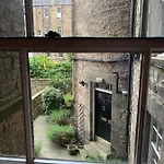 Geraldsplace * Edinburgh