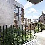 Joivy Contemporary Royal Mile With Balcony * Edinburgh