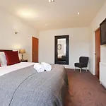 דירה Joivy Spacious 2 Bed,2 Bath Flat, Free Parking And Rooftop Terrace אדינבורו