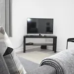 Modern & Bright 1 Bed For 4 Close To Centre! Διαμέρισμα