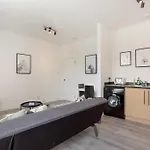 Modern & Bright 1 Bed For 4 Close To Centre! Εδιμβούργο