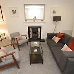 Centre New Town 2 Bedroom Flat * Edinburgh