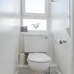 Beautiful Center 1 Bed With Park View Edinburgh
