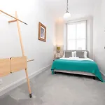 Joivy Sophisticated Near Castle * Edinburgh