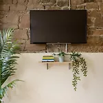 The Writer's Attic By Calton Living דירה *