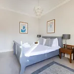Joivy Old Town 1-bed With Stunning Views Appartamento *