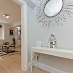 Ultra Modern, West End Village, Refurbished Basement Appt