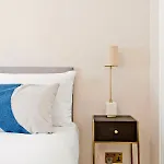 Newly Reno'd 2 Bed With Free Parking Apartment *