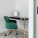Amazing - Great Junction St - Free Parking Apartment Edinburgh