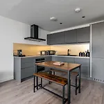 Amazing - Great Junction St - Free Parking Apartment *