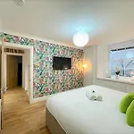 Elite 3 Bed New Town With Private Walled Garden * Edinburgh