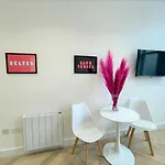 Luxury Reno'd 1 Bed Nr Bruntsfield & The Meadows * Edinburgh