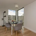 Designer Urban Apartment With City Terrace * Edinburgh