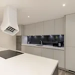 Luxury Architect Designed 13 Mins To Royal Mile *