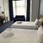 Piries 3* Edynburg