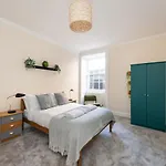 Lejlighed Lovely 3 Bed In *