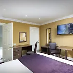 New Town מלון 4*