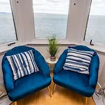 Stunning Flat With Sea View And Parking - Pass The Keys * Edinburgh