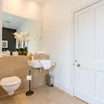 Exclusive 2 Bed, Free Private Parking, In West End Edinburgh