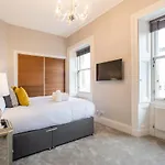 Apartman Exclusive 2 Bed, Free Private Parking, In West End
